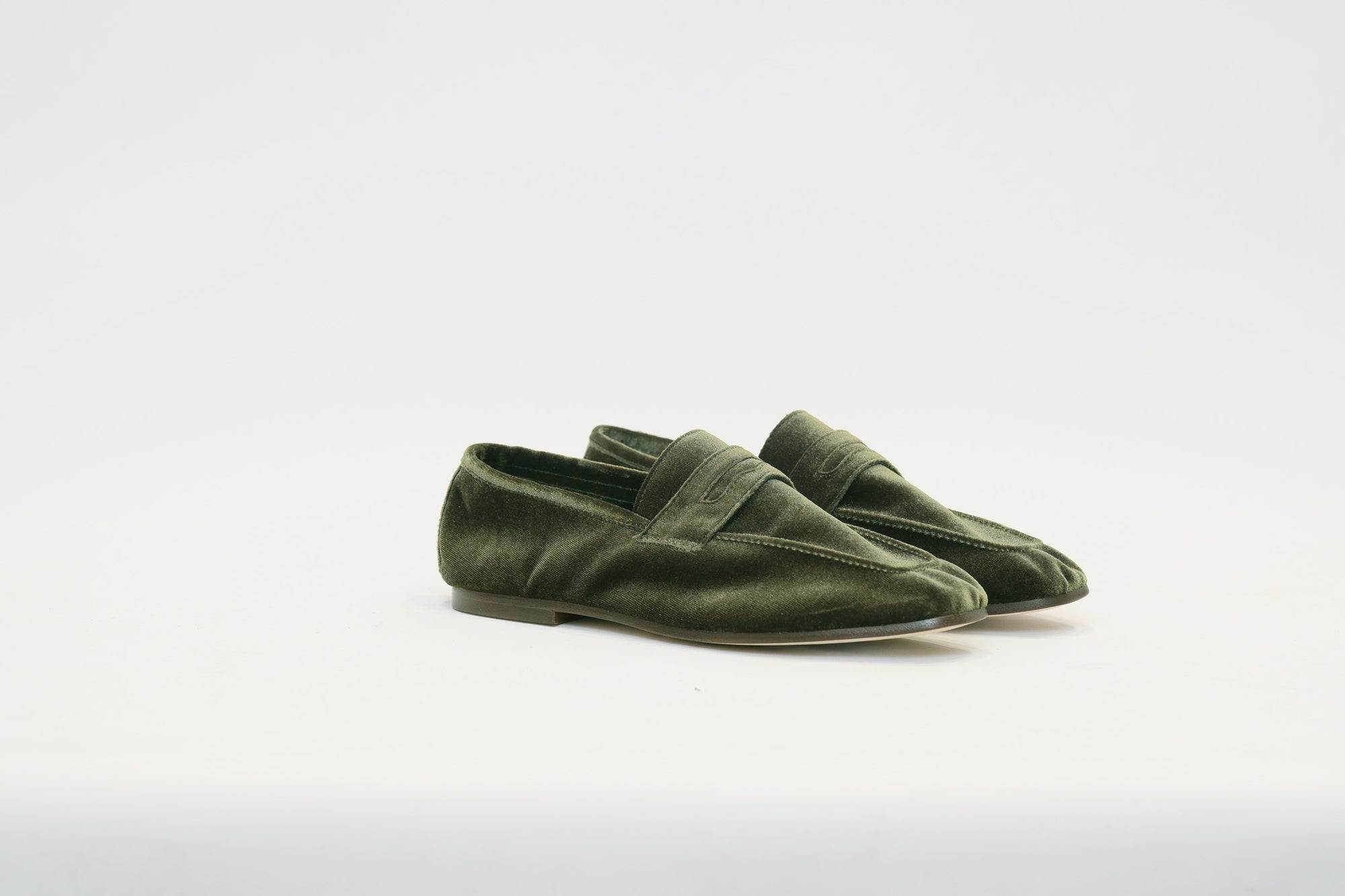 Essenziale Velvet Loafers